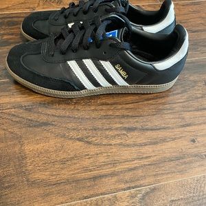 Adidas Samba, Black and White w/Gum Soles - Size 7 in Women’s or Size 5.5 Men’s